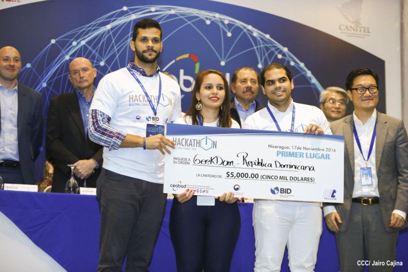 Presidente Daniel clausura V Foro Regional "Conectividad para Todos" del CEABAD