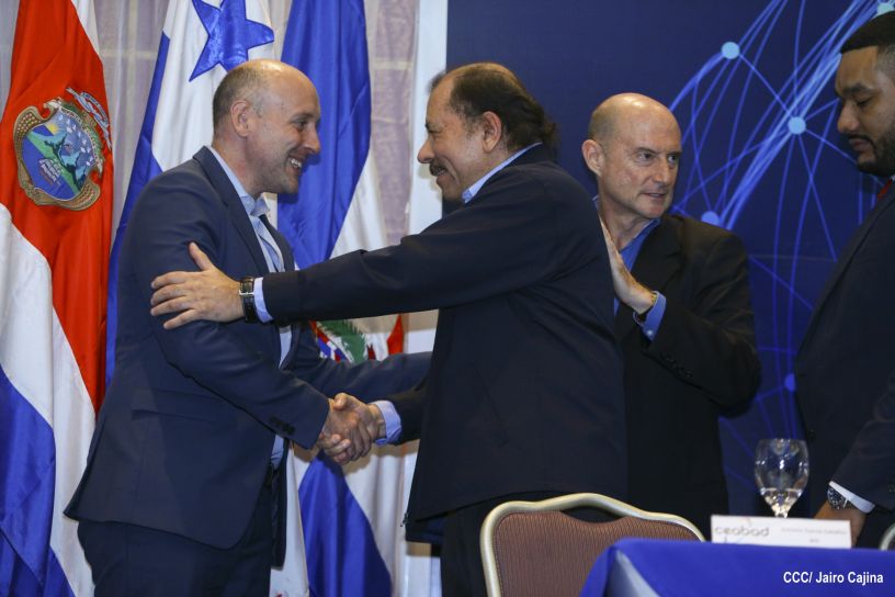 Presidente Daniel clausura V Foro Regional "Conectividad para Todos" del CEABAD