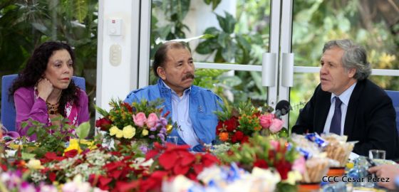 Presidente Daniel y Compañera reciben al Secretario General OEA, Luis Almagro