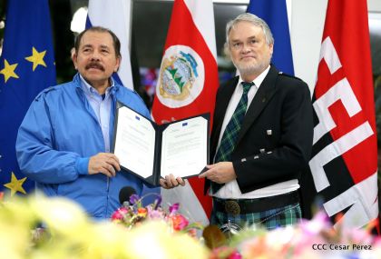 Daniel y Rosario reciben cartas credenciales de los Embajadores de la Unión Europea, Federación de Rusia y Costa Rica