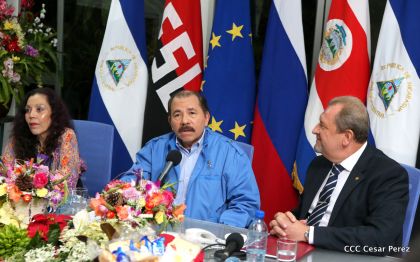 Daniel y Rosario reciben cartas credenciales de los Embajadores de la Unión Europea, Federación de Rusia y Costa Rica