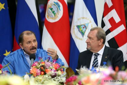 Daniel y Rosario reciben cartas credenciales de los Embajadores de la Unión Europea, Federación de Rusia y Costa Rica