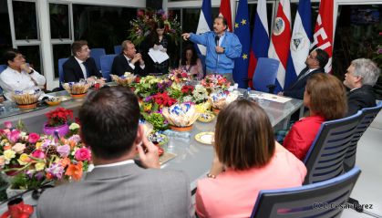 Daniel y Rosario reciben cartas credenciales de los Embajadores de la Unión Europea, Federación de Rusia y Costa Rica