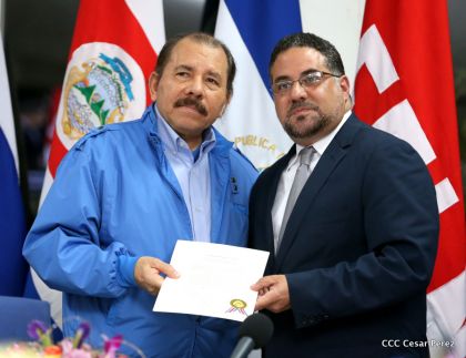 Daniel y Rosario reciben cartas credenciales de los Embajadores de la Unión Europea, Federación de Rusia y Costa Rica