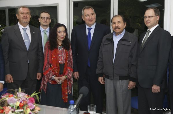 Daniel y Rosario se reúnen con Vice Primer Ministro de Rusia, Dmitri Rogozin