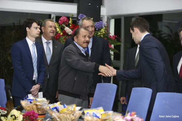 Daniel y Rosario se reúnen con Vice Primer Ministro de Rusia, Dmitri Rogozin