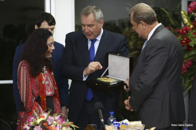 Daniel y Rosario se reúnen con Vice Primer Ministro de Rusia, Dmitri Rogozin