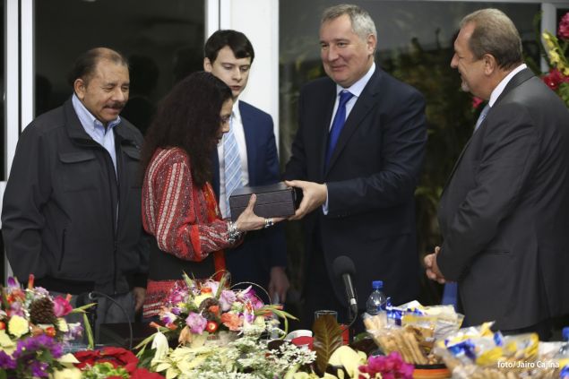 Daniel y Rosario se reúnen con Vice Primer Ministro de Rusia, Dmitri Rogozin