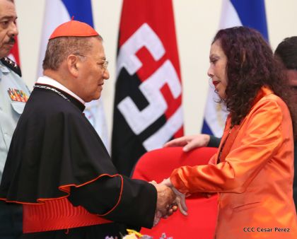 Daniel y Rosario presiden acto de graduación de cadetes del Ejército de Nicaragua