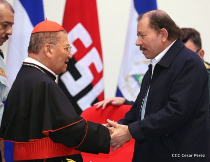 Daniel y Rosario presiden acto de graduación de cadetes del Ejército de Nicaragua