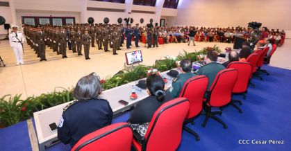 Daniel y Rosario presiden acto de graduación de cadetes del Ejército de Nicaragua