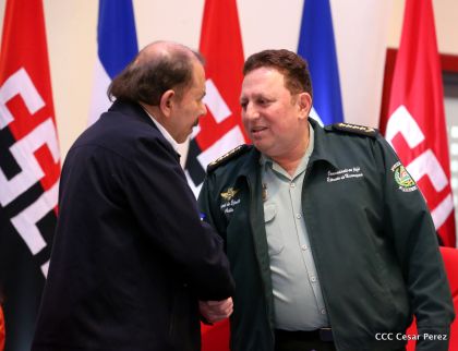 Daniel y Rosario presiden acto de graduación de cadetes del Ejército de Nicaragua
