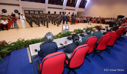 Daniel y Rosario presiden acto de graduación de cadetes del Ejército de Nicaragua