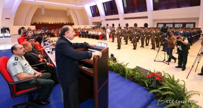 Daniel y Rosario presiden acto de graduación de cadetes del Ejército de Nicaragua