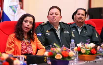 Daniel y Rosario presiden acto de graduación de cadetes del Ejército de Nicaragua