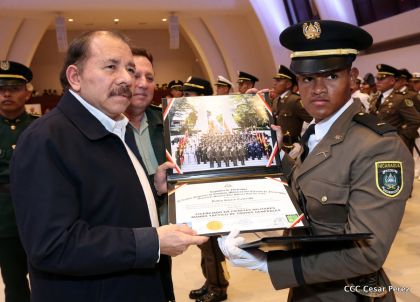 Daniel y Rosario presiden acto de graduación de cadetes del Ejército de Nicaragua