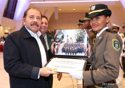 Daniel y Rosario presiden acto de graduación de cadetes del Ejército de Nicaragua