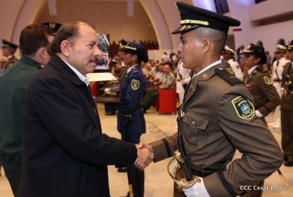 Daniel y Rosario presiden acto de graduación de cadetes del Ejército de Nicaragua