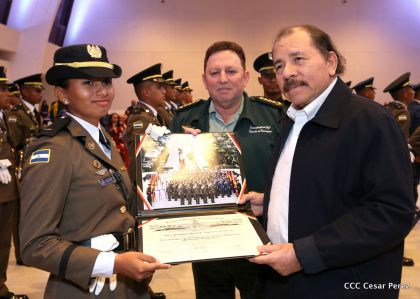 Daniel y Rosario presiden acto de graduación de cadetes del Ejército de Nicaragua