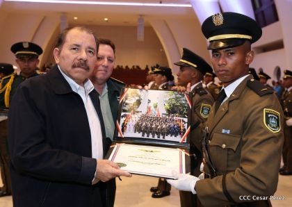 Daniel y Rosario presiden acto de graduación de cadetes del Ejército de Nicaragua