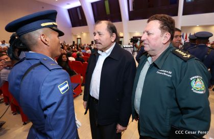 Daniel y Rosario presiden acto de graduación de cadetes del Ejército de Nicaragua