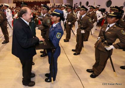 Daniel y Rosario presiden acto de graduación de cadetes del Ejército de Nicaragua