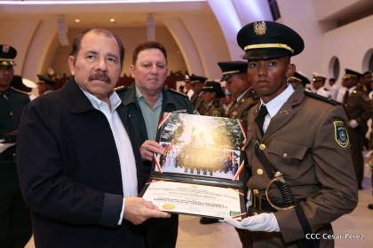 Daniel y Rosario presiden acto de graduación de cadetes del Ejército de Nicaragua