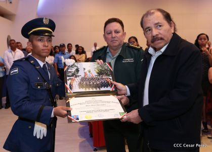 Daniel y Rosario presiden acto de graduación de cadetes del Ejército de Nicaragua