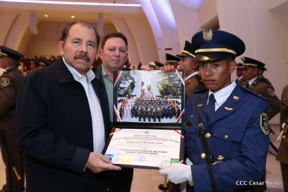 Daniel y Rosario presiden acto de graduación de cadetes del Ejército de Nicaragua