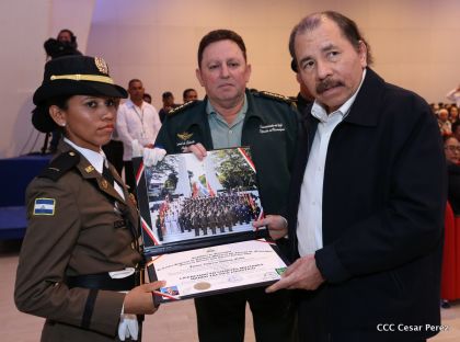 Daniel y Rosario presiden acto de graduación de cadetes del Ejército de Nicaragua