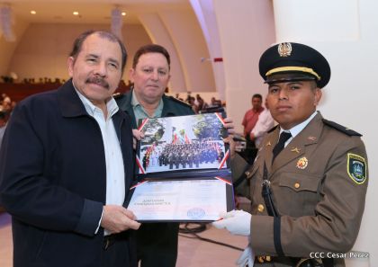 Daniel y Rosario presiden acto de graduación de cadetes del Ejército de Nicaragua
