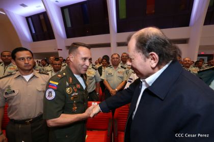 Daniel y Rosario presiden acto de graduación de cadetes del Ejército de Nicaragua
