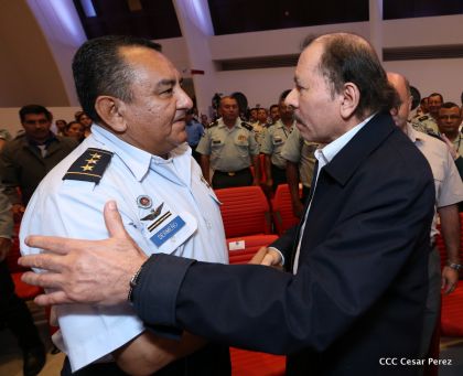 Daniel y Rosario presiden acto de graduación de cadetes del Ejército de Nicaragua