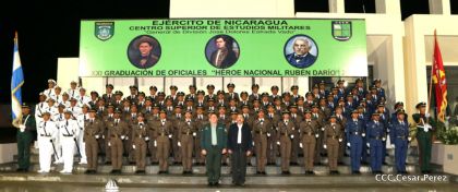 Daniel y Rosario presiden acto de graduación de cadetes del Ejército de Nicaragua