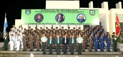 Daniel y Rosario presiden acto de graduación de cadetes del Ejército de Nicaragua