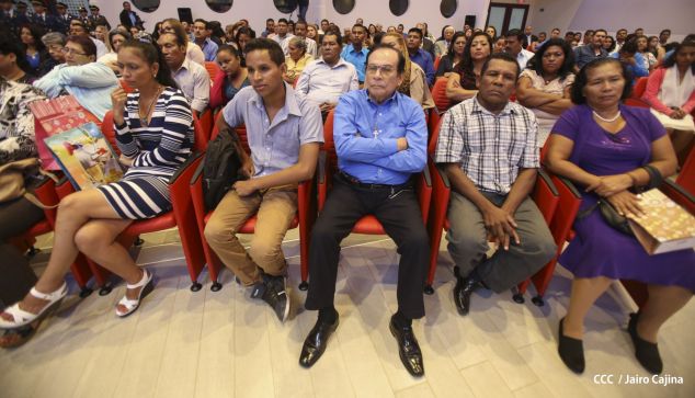 Daniel y Rosario presiden acto de graduación de cadetes del Ejército de Nicaragua