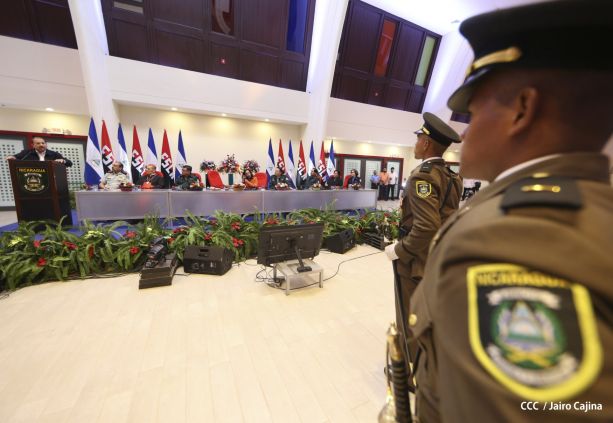 Daniel y Rosario presiden acto de graduación de cadetes del Ejército de Nicaragua