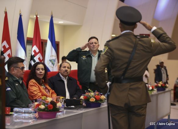 Daniel y Rosario presiden acto de graduación de cadetes del Ejército de Nicaragua