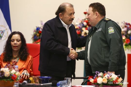 Daniel y Rosario presiden acto de graduación de cadetes del Ejército de Nicaragua