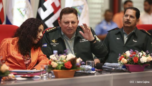 Daniel y Rosario presiden acto de graduación de cadetes del Ejército de Nicaragua