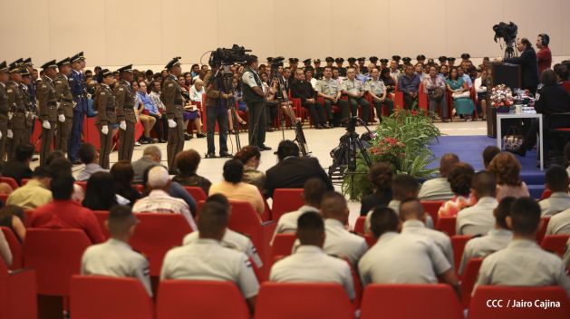 Daniel y Rosario presiden acto de graduación de cadetes del Ejército de Nicaragua