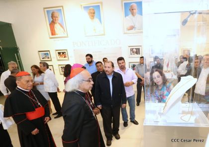 Daniel y Rosario inauguran el Museo San Juan Pablo II
