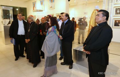 Daniel y Rosario inauguran el Museo San Juan Pablo II