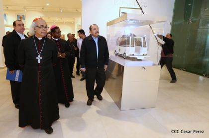 Daniel y Rosario inauguran el Museo San Juan Pablo II