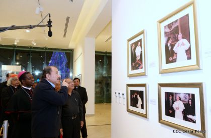 Daniel y Rosario inauguran el Museo San Juan Pablo II
