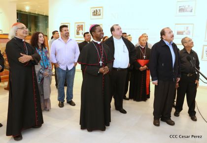 Daniel y Rosario inauguran el Museo San Juan Pablo II