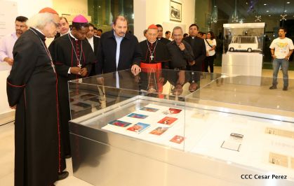 Daniel y Rosario inauguran el Museo San Juan Pablo II