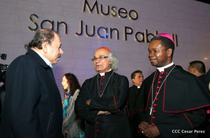 Daniel y Rosario inauguran el Museo San Juan Pablo II