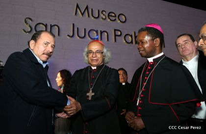 Daniel y Rosario inauguran el Museo San Juan Pablo II