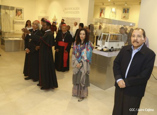 Daniel y Rosario inauguran el Museo San Juan Pablo II